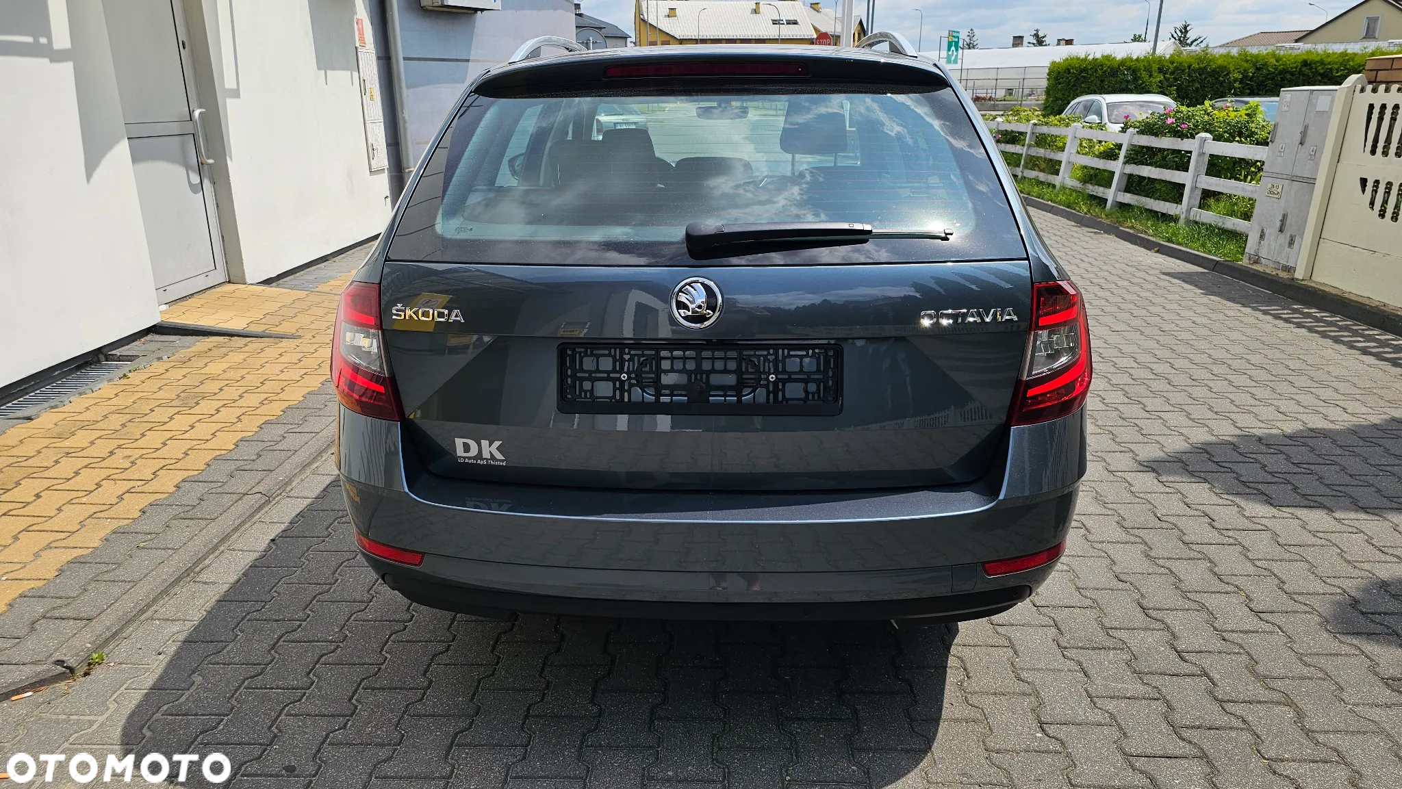 Skoda Octavia 1.6 TDI Ambition DSG - 9