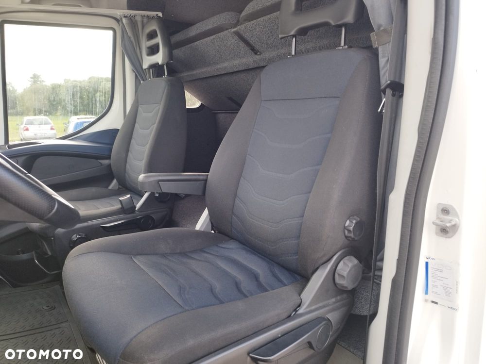 Iveco DAILY - 28