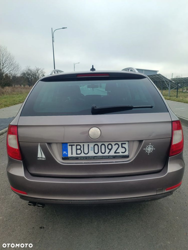 Skoda Superb 2.0 TDI Elegance DSG - 6