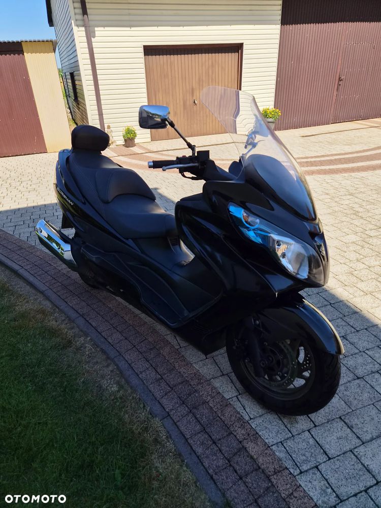 Suzuki Burgman - 14