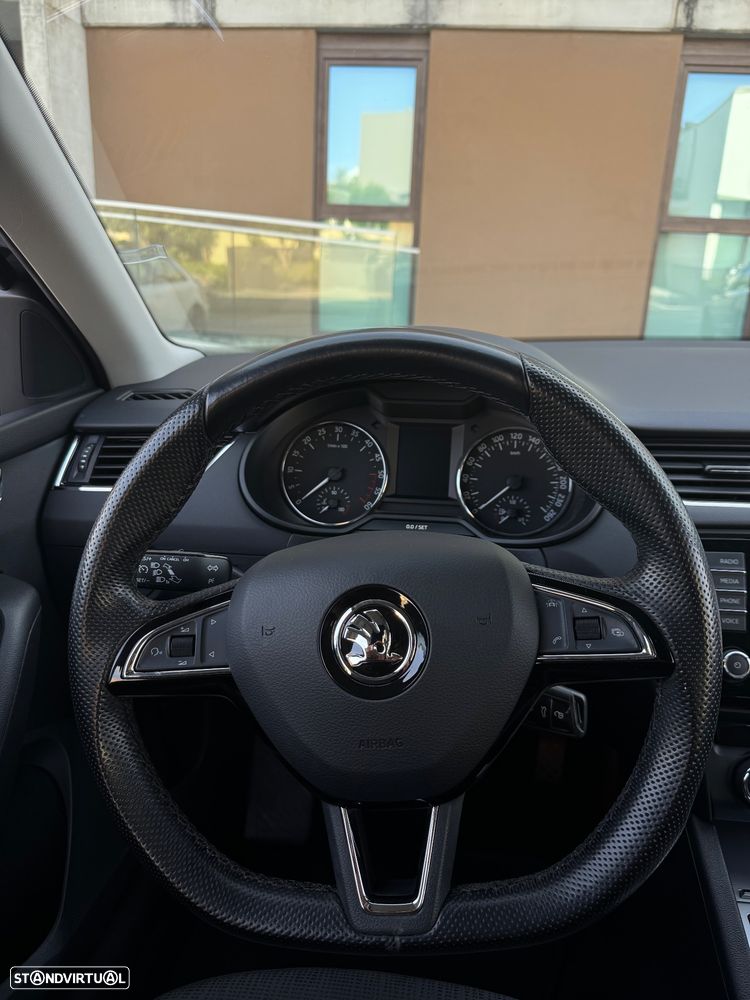 Skoda Octavia Break 1.6 TDi Style DSG - 10