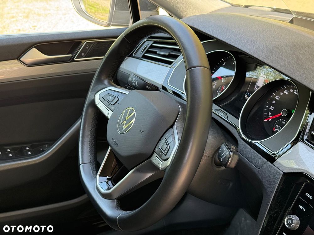Volkswagen Passat 2.0 TDI SCR Style DSG - 25