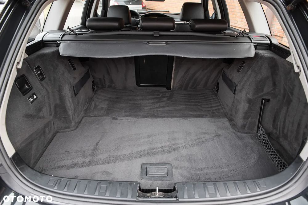 BMW Seria 3 330i - 27