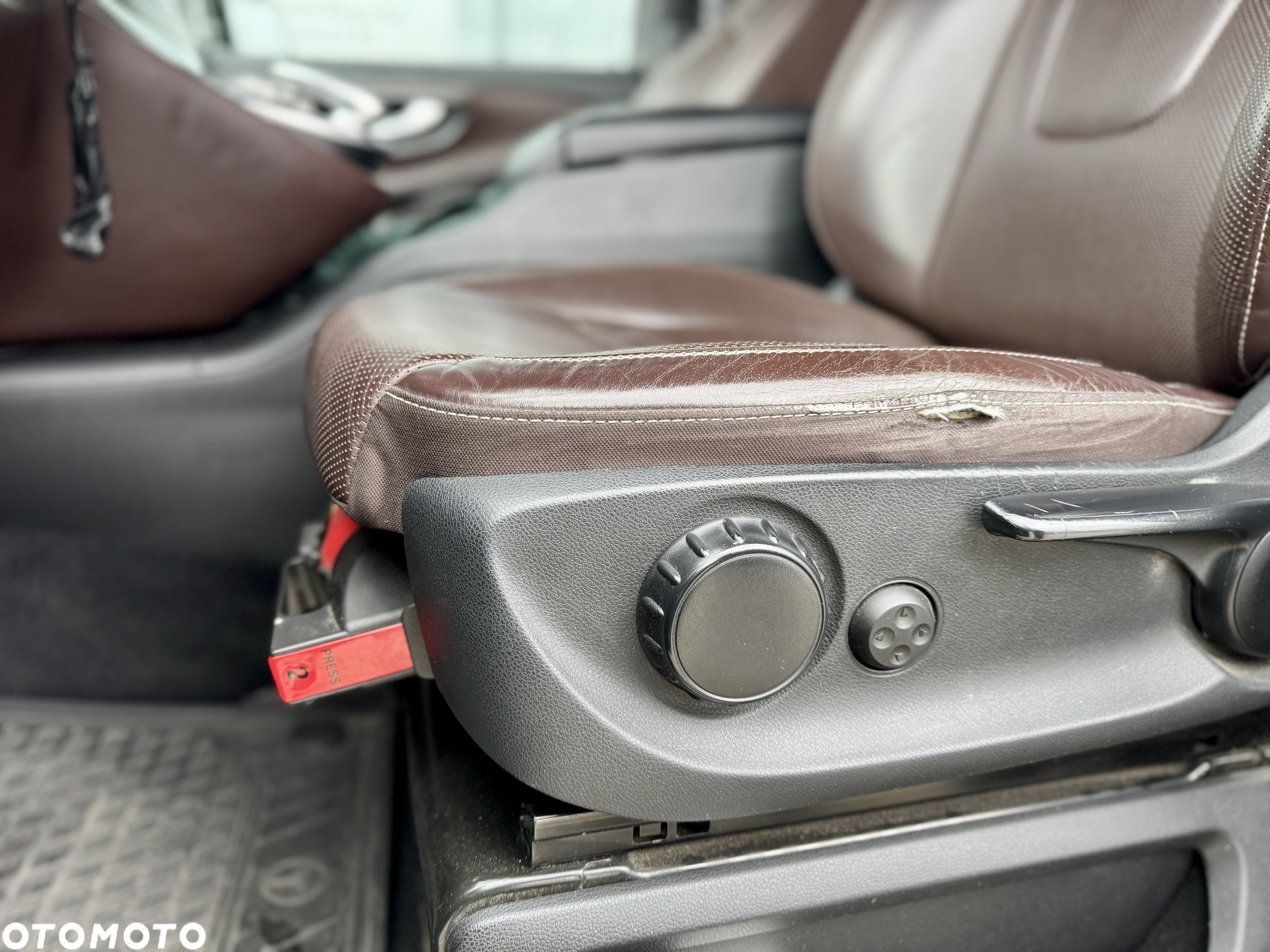 Mercedes-Benz Klasa V 250 d 4-Matic Avantgarde 7G-Tronic (d³ugi) - 13