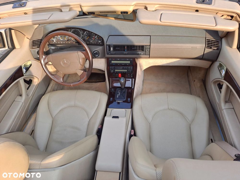 Mercedes-Benz SL - 25