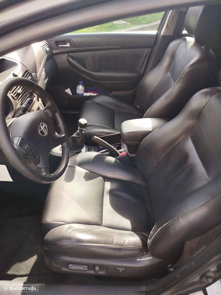 Toyota Avensis - 6