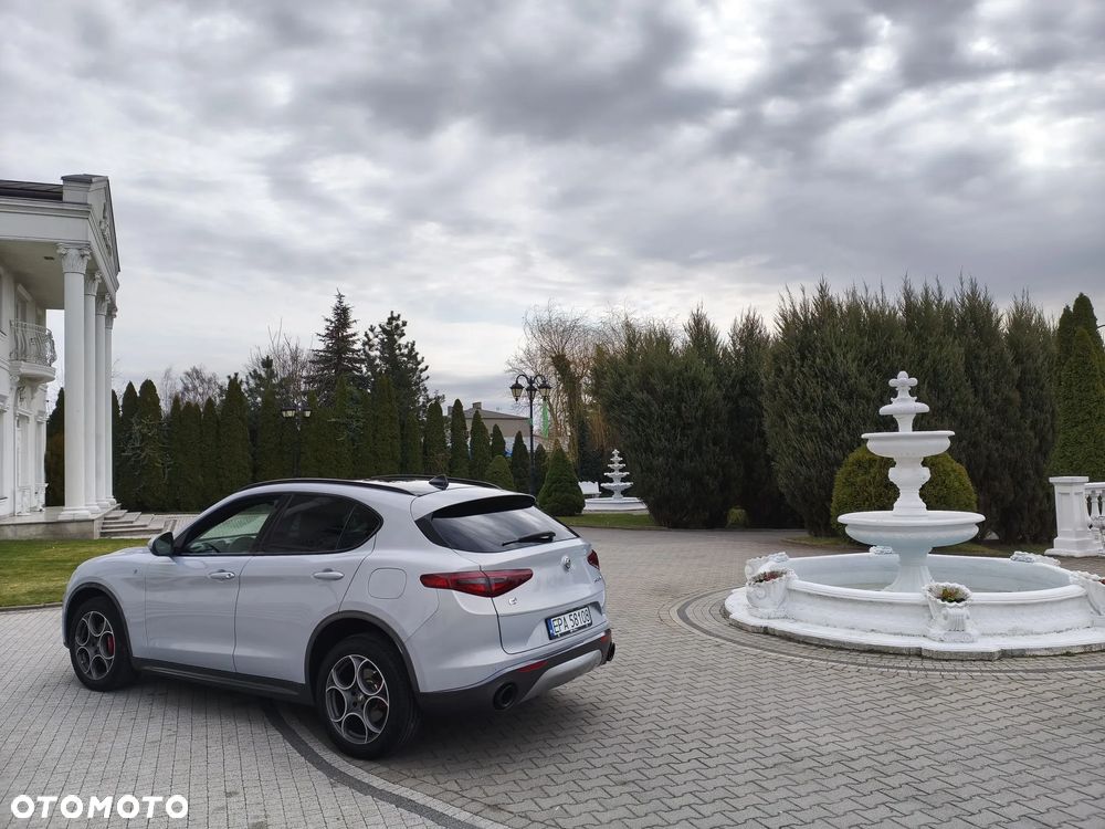 Alfa Romeo Stelvio 2.0 Turbo 16V AT8-Q4 Ti - 5
