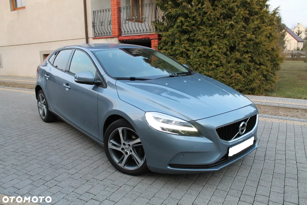 Volvo V40 D2 Momentum - 2