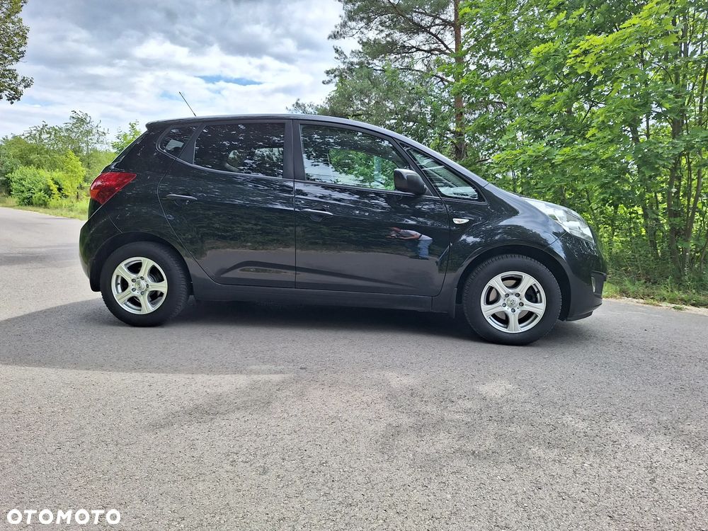 Kia Venga - 12