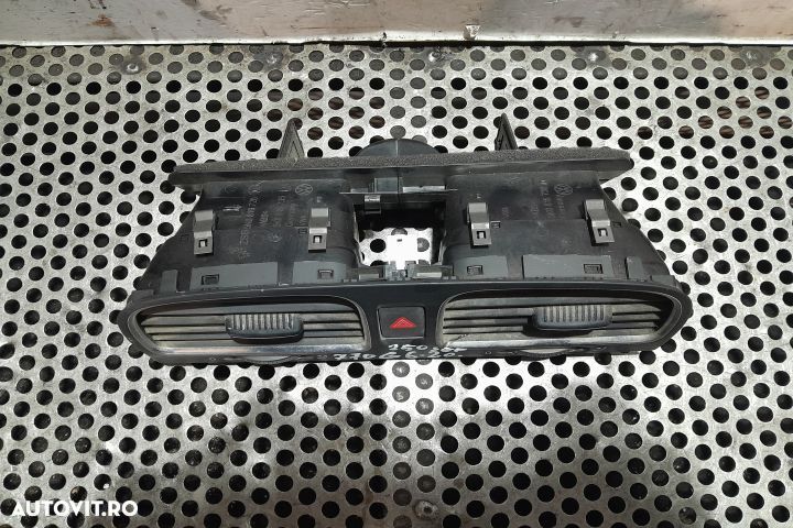 GRILA VENTILATIE BORD CENTRU 5K0815736D 5K0815736D Volkswagen VW Golf - 2