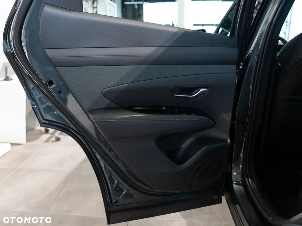 Hyundai Tucson 1.6 T-GDi HEV Executive 2WD - 36