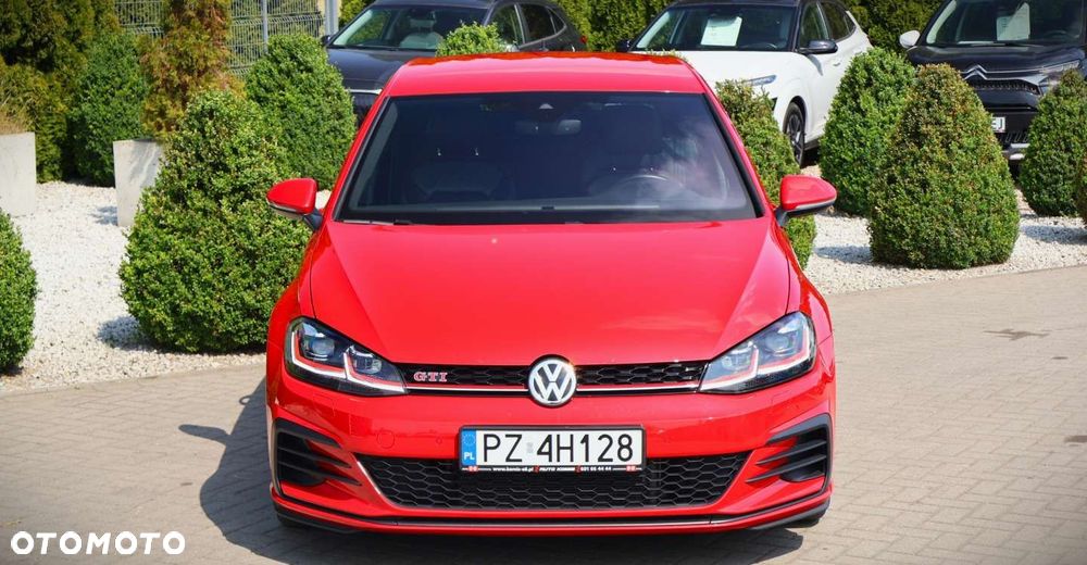 Volkswagen Golf - 11