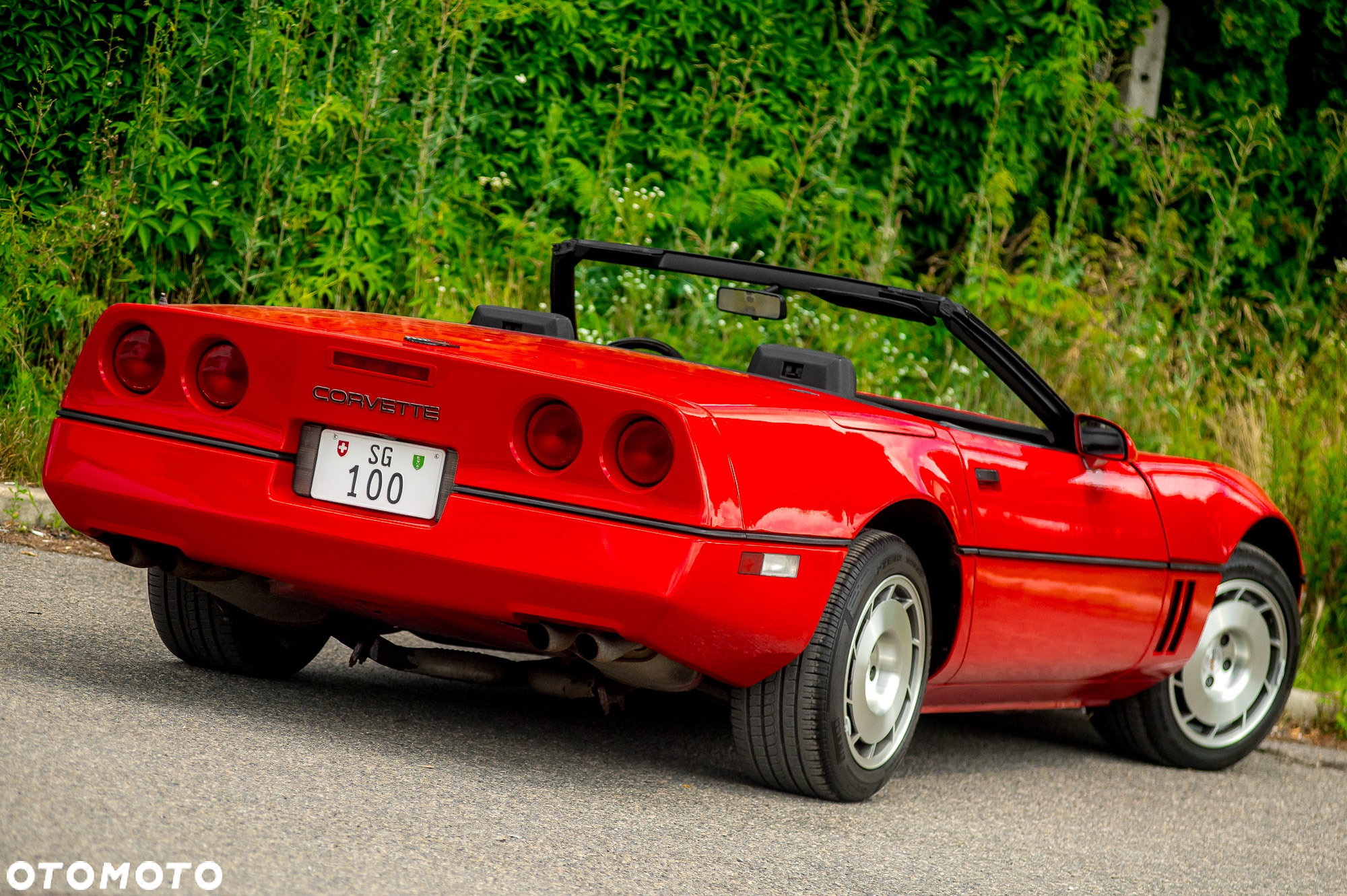 Chevrolet Corvette - 12