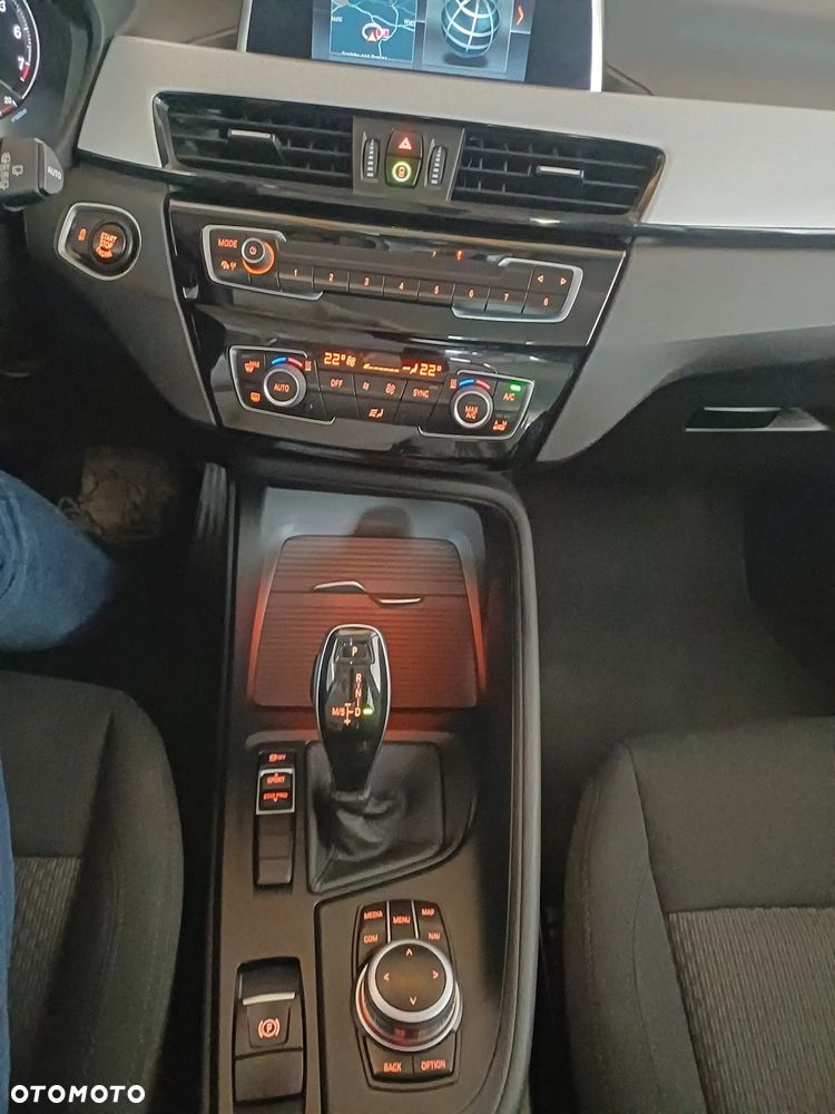 BMW X1 sDrive18i - 17