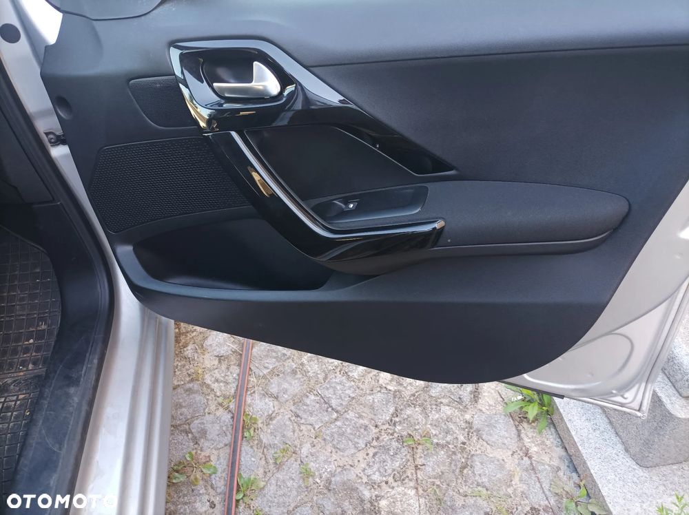 Peugeot 208 Blue-HDi 100 Stop&Start Active - 8