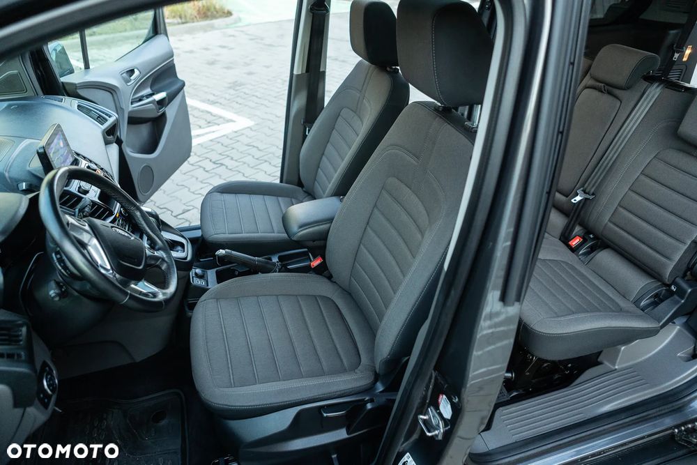 Ford Tourneo Connect - 26