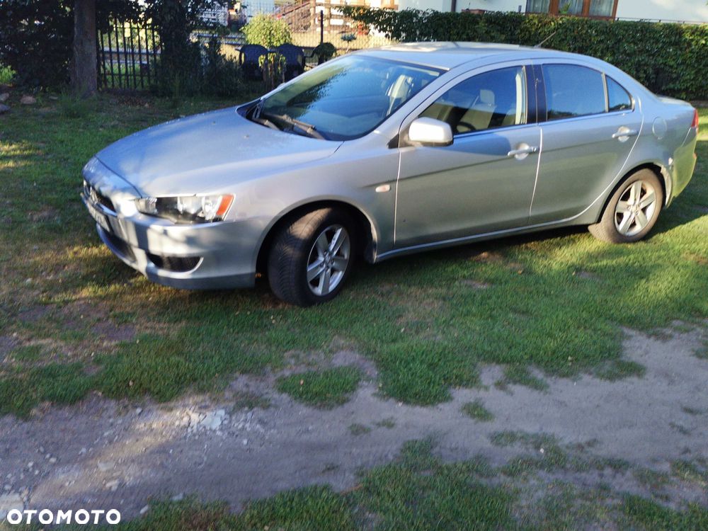 Mitsubishi Lancer - 2