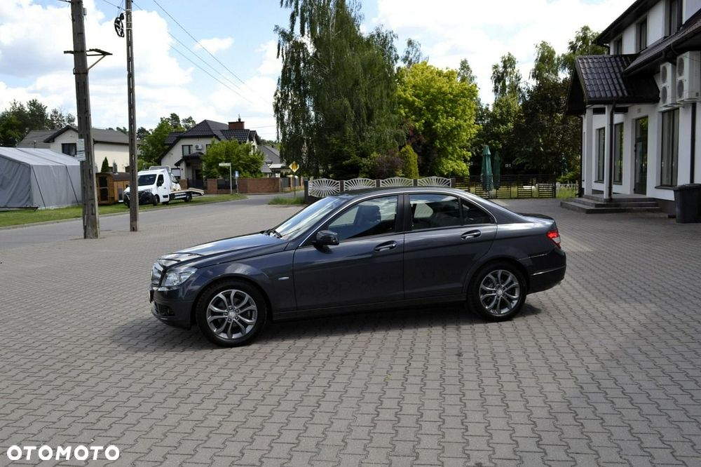 Mercedes-Benz Klasa C 180 BlueEFFICIENCY 7G-TRONIC Elegance - 3