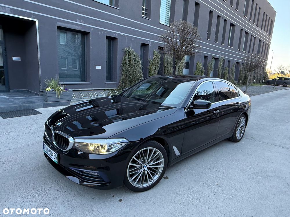 BMW Seria 5 530i xDrive Sport - 11