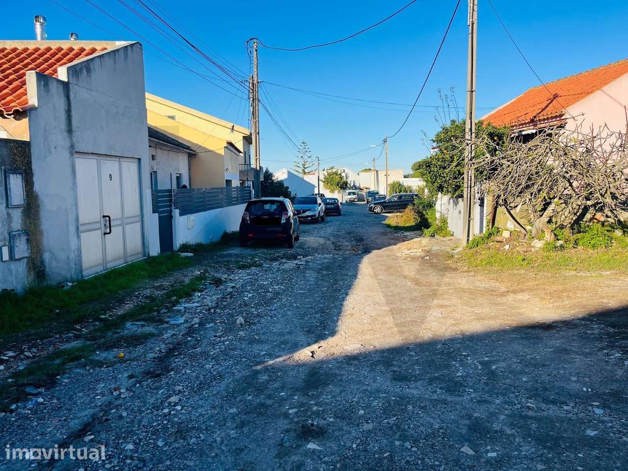 Vende Terreno Urbano de 256m2 em Santo António da Charneca - Grande imagem: 5/7
