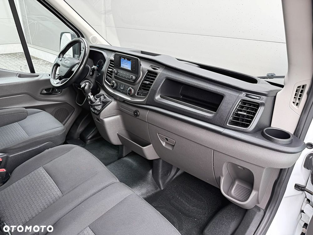 Ford Transit - 26