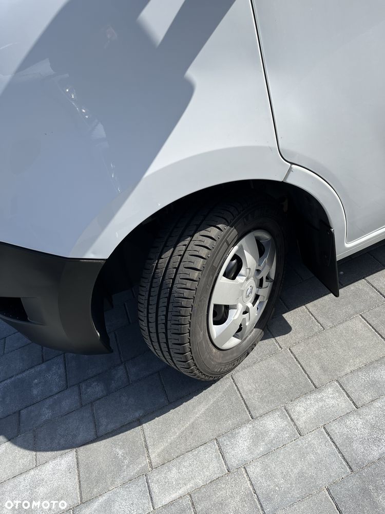 Nissan NV400 - 8