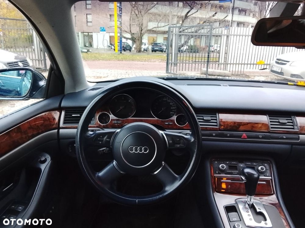 Audi A8 - 6