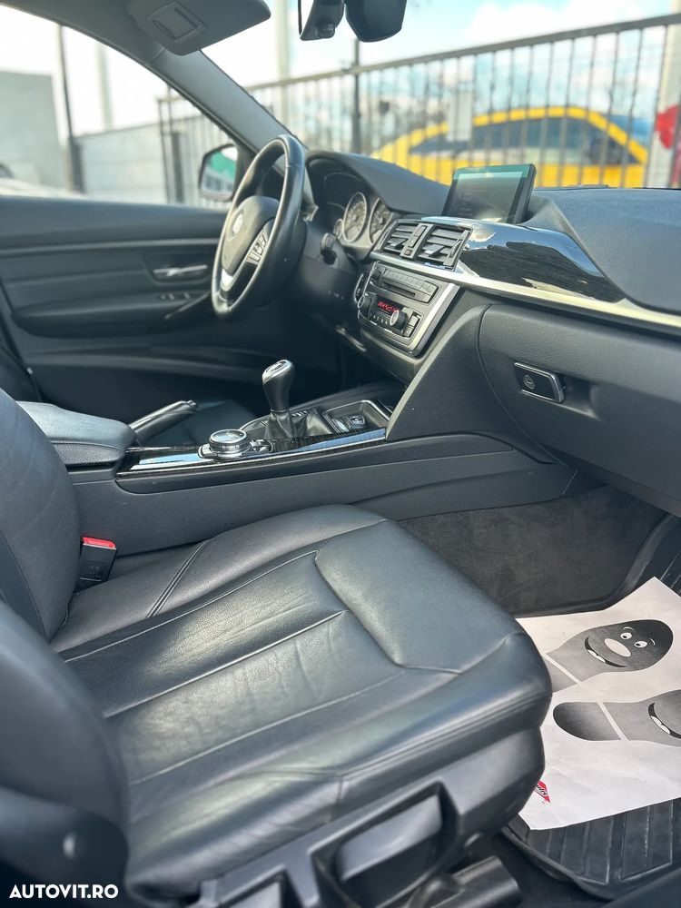 BMW Seria 3 318d xDrive Sport Line - 12