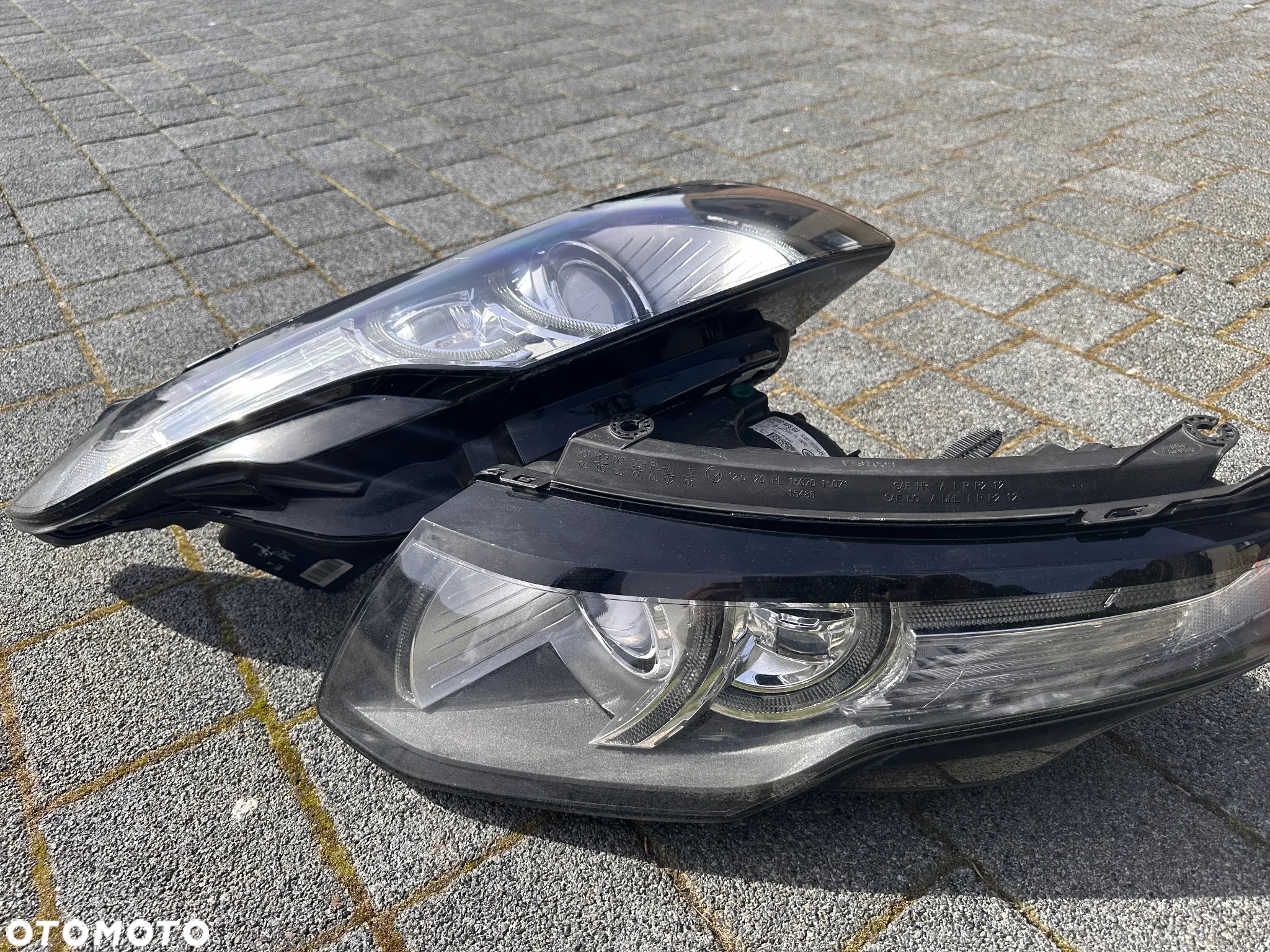 Range Rover EVOQUE przod xenon lampy rozne kolory - 4