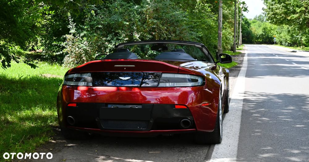 Aston Martin Vantage - 6