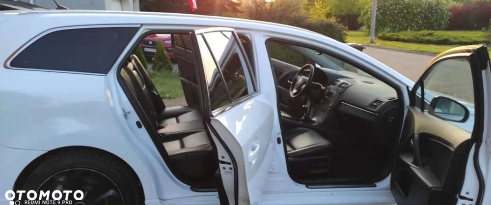 Toyota Avensis - 23