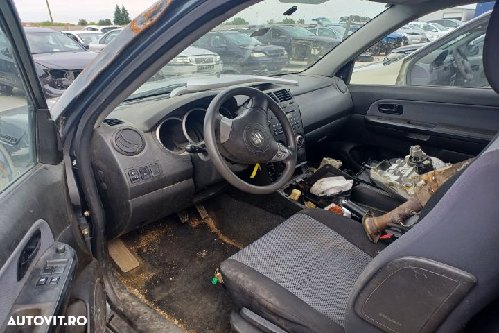 Dezmembrez Suzuki Grand Vitara 2 [2005 - 2008] Crossover 3-usi 1.9 TD MT AWD (129 hp) - 3