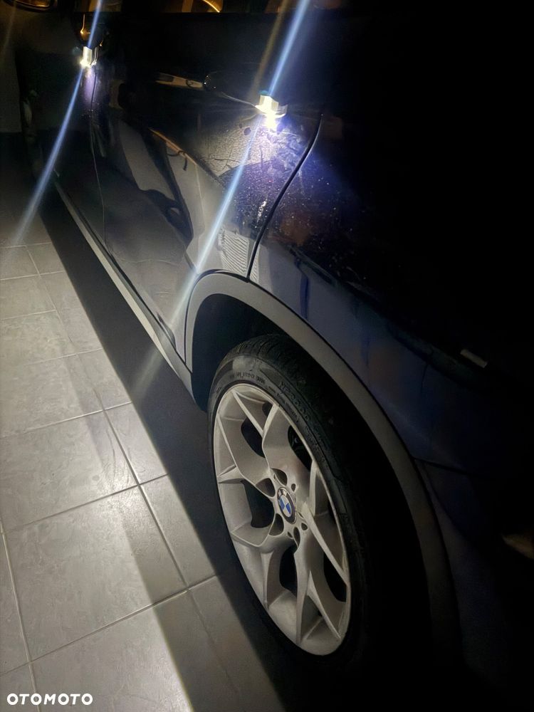 BMW X1 xDrive18d xLine - 13