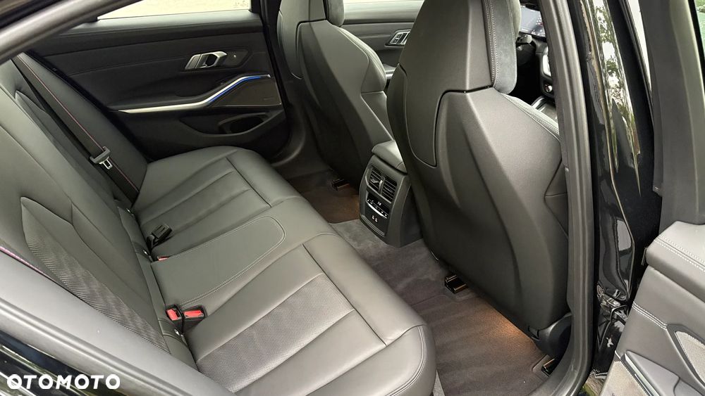 BMW M3 M Competition xDrive sport - 31