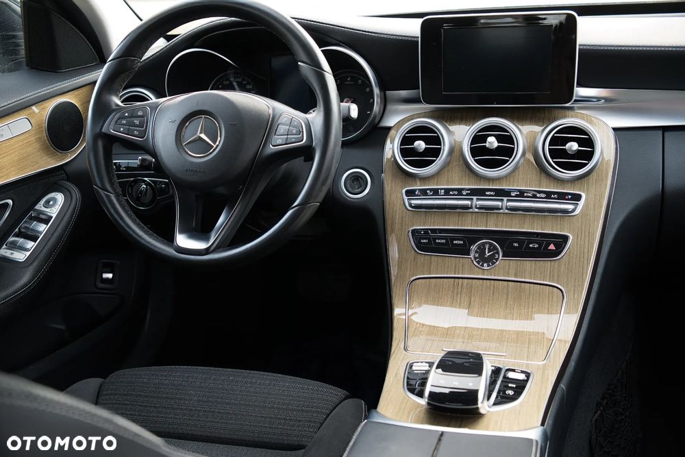 Mercedes-Benz Klasa C 180 Kompressor Automatik BlueEFFICIENCY - 11