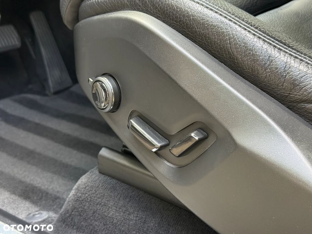 Volvo XC 90 B5 D AWD Inscription - 24