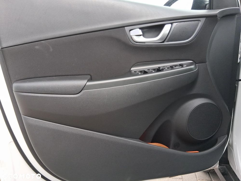 Hyundai Kona - 10
