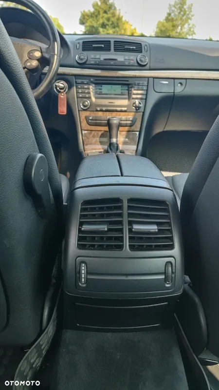 Mercedes-Benz Klasa E 200 T Kompressor Automatik Elegance - 23