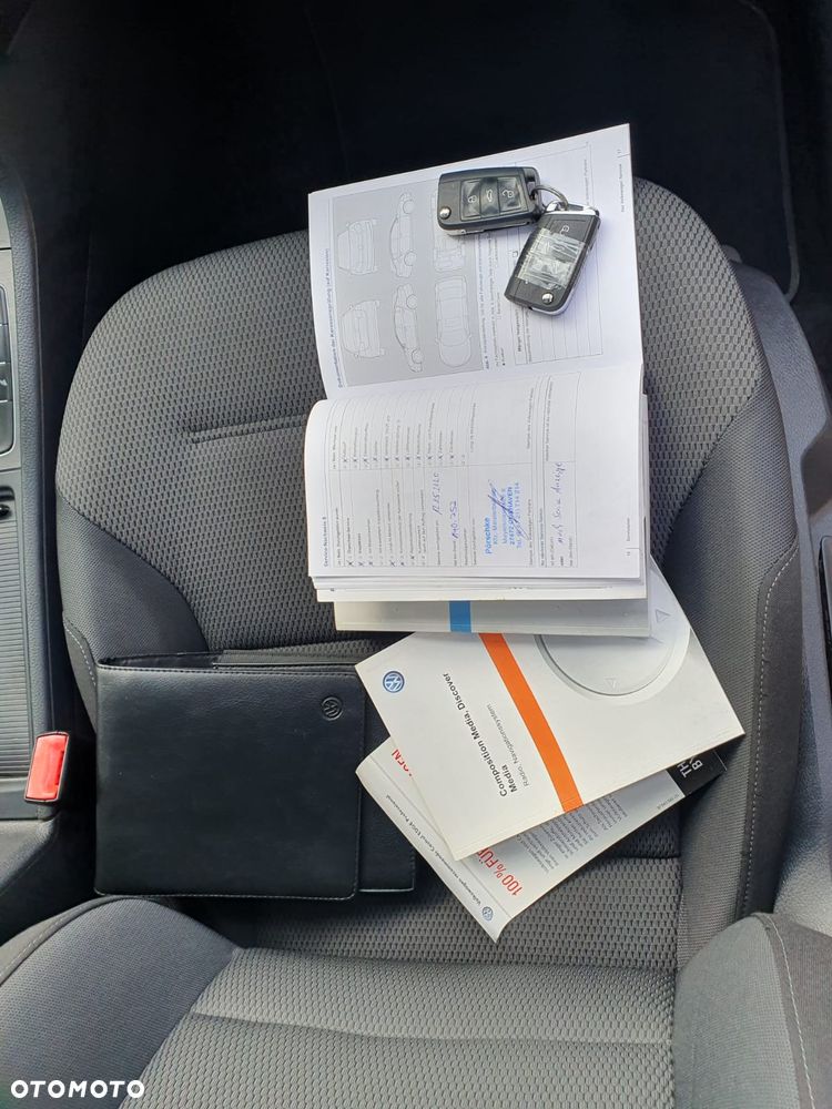 Volkswagen Golf - 16