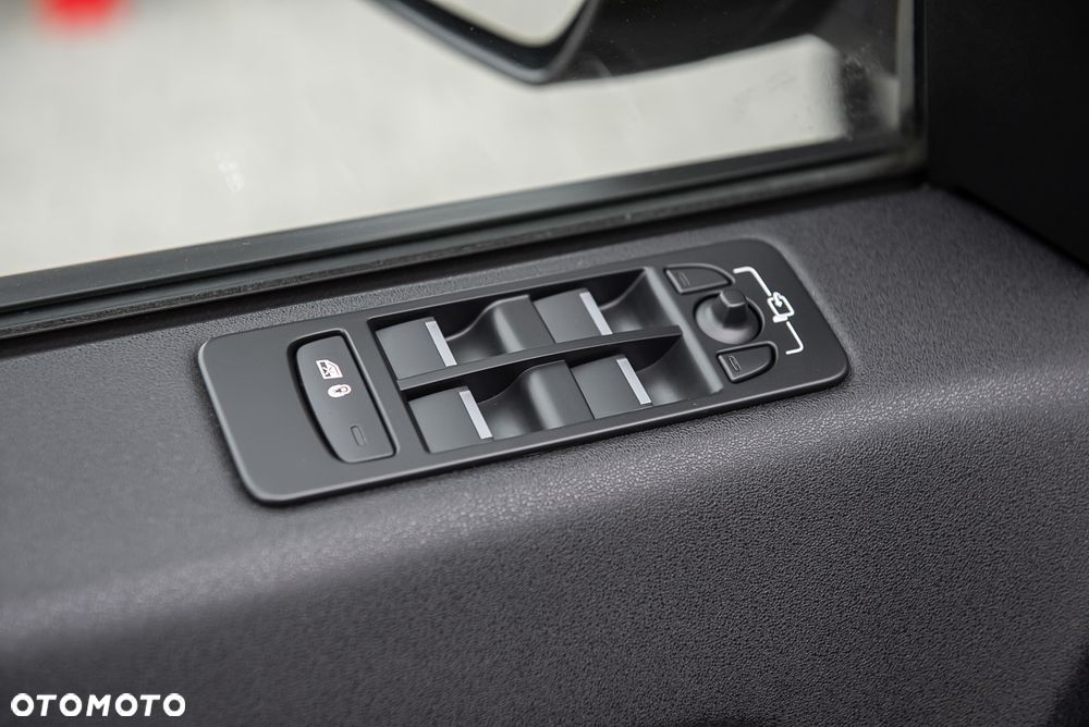 Land Rover Discovery Sport - 16