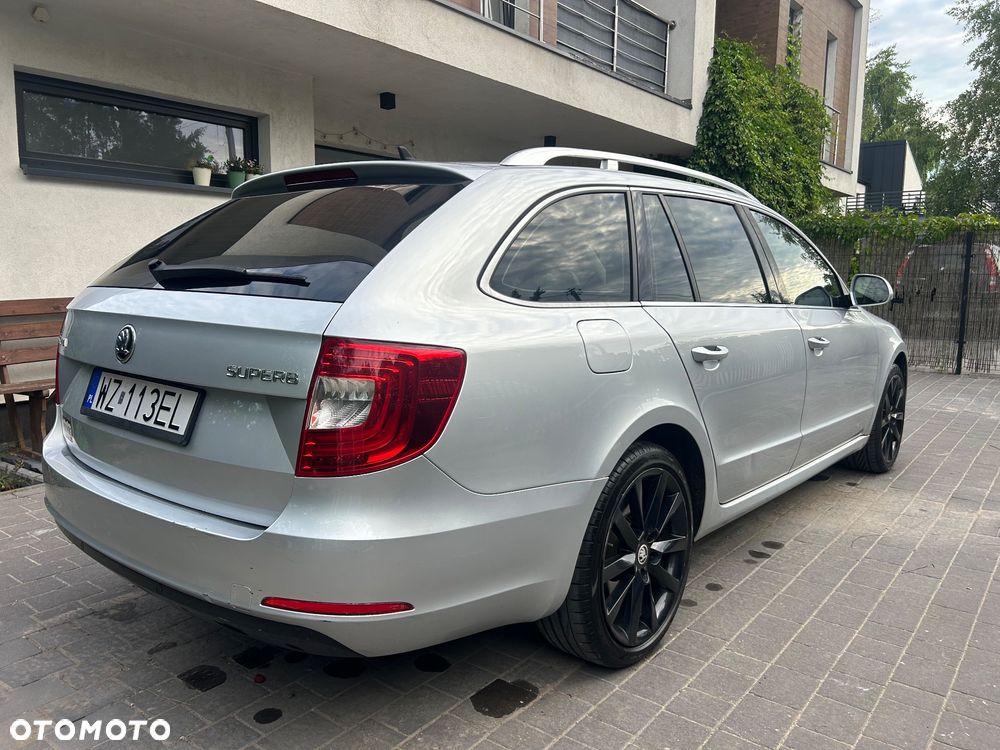 Skoda Superb 2.0 TDI Comfort DSG - 5