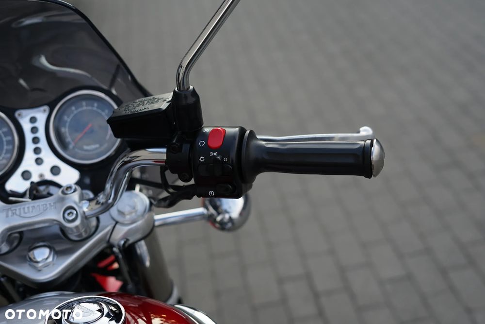 Triumph Thunderbird - 17