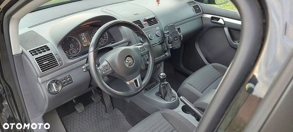Volkswagen Touran - 21
