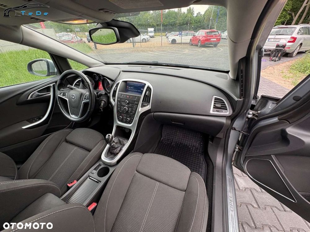 Opel Astra 2.0 CDTI Cosmo - 17