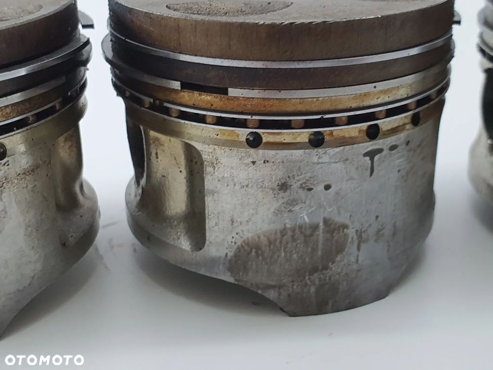 SUZUKI GSX 550 82-88 CYLINDER CYLINDRY BLOK + TŁOKI - 16