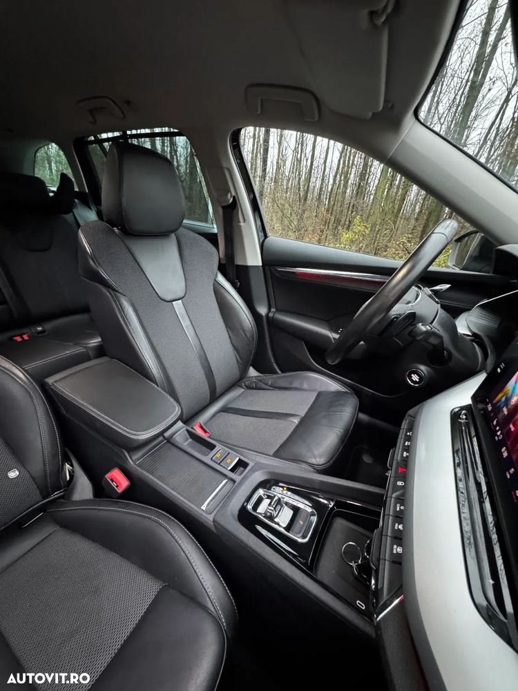 Skoda Octavia Combi 2.0 TDI DSG Exclusive Plus - 22