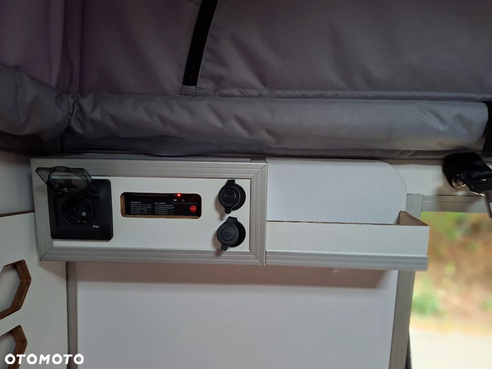 Toyota Hilux 3,0 D 4x4 z napędami 4H i 4L salon PL - 8