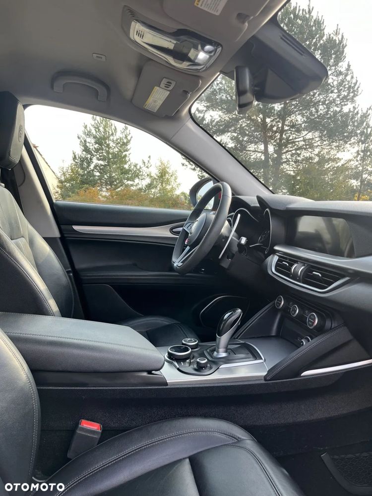 Alfa Romeo Stelvio 2.0 Turbo 16V AT8-Q4 Super - 17
