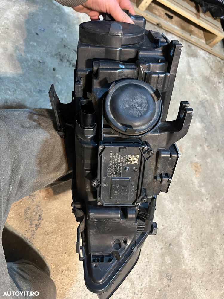 Far dreapta Bixenon adaptiv Audi A4 8k facelift 2015 - 4