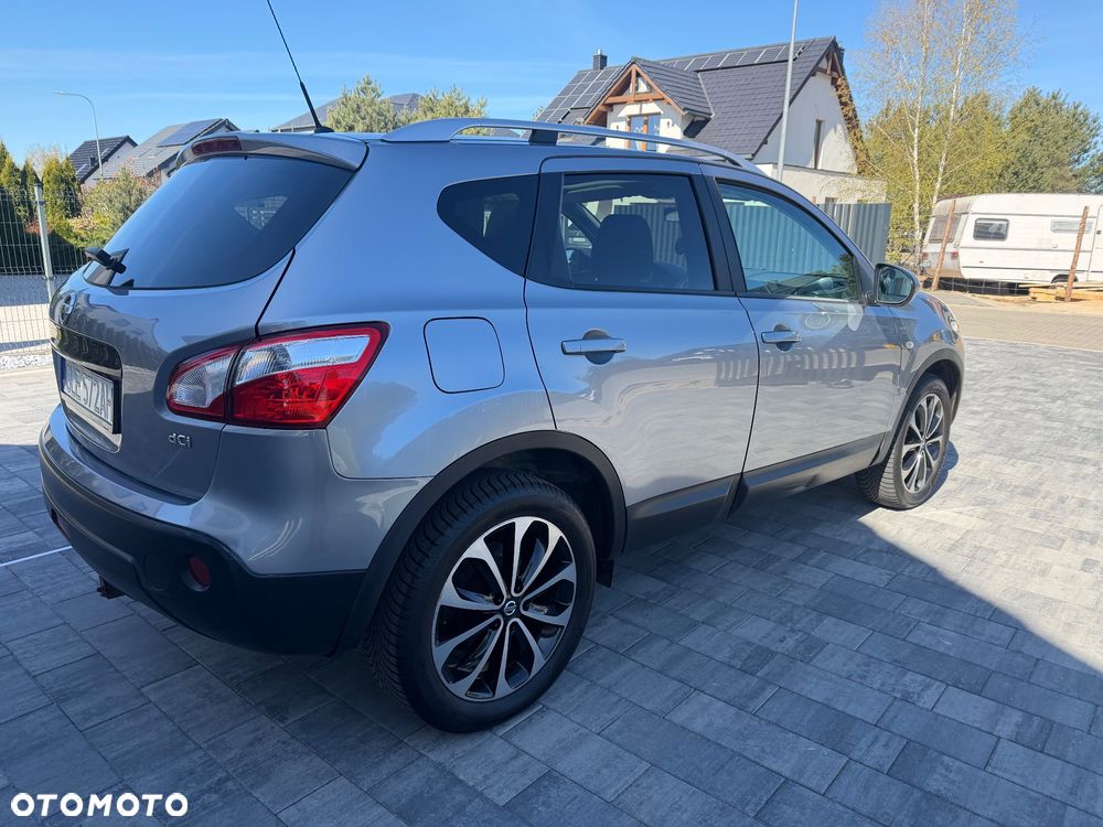 Nissan Qashqai 2.0 dCi 4x4 Tekna Premium - 4